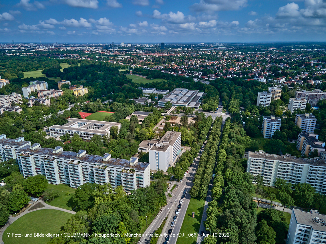 10.06.2022 - Luftbilder von der Baustelle Haus für Kinder in Neuperlach